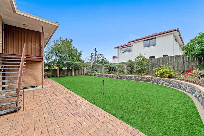 Photo - 28 Moorgate Street, Macgregor QLD 4109 - Image 15