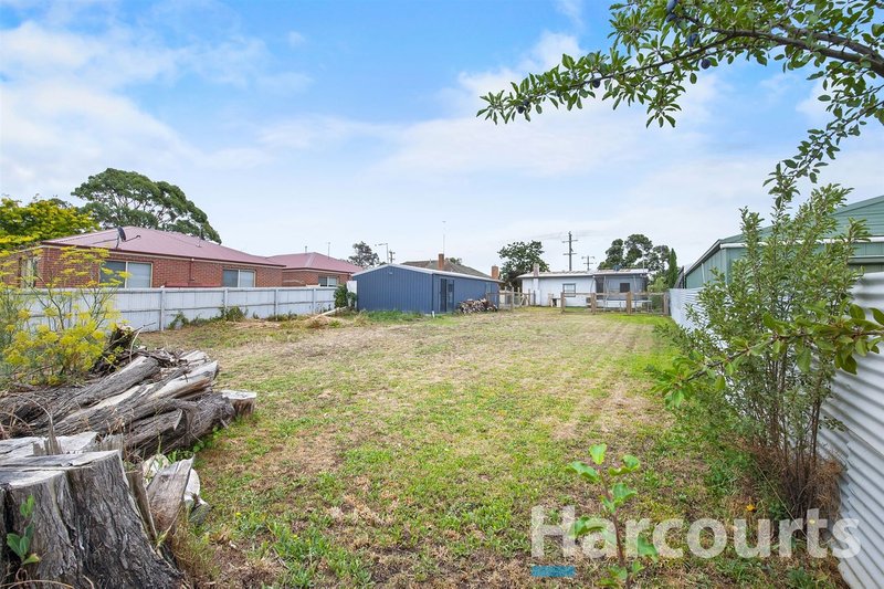 Photo - 28 Morgan Street, Sebastopol VIC 3356 - Image 13