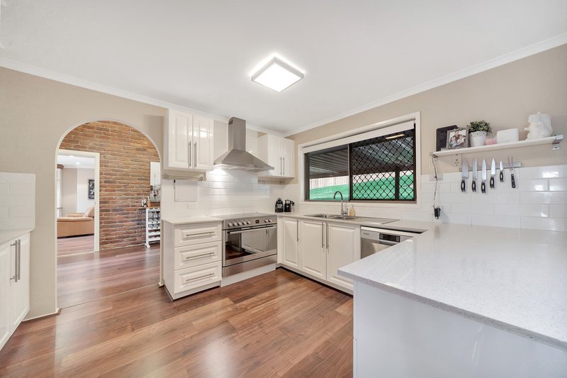 Photo - 28 Morisset Court, Edens Landing QLD 4207 - Image 6