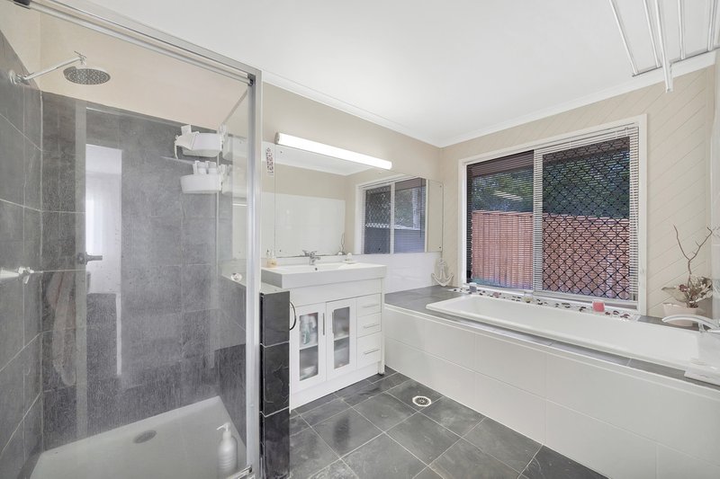 Photo - 28 Morisset Court, Edens Landing QLD 4207 - Image 11