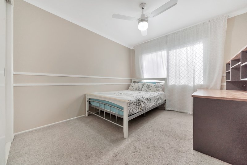 Photo - 28 Morisset Court, Edens Landing QLD 4207 - Image 12