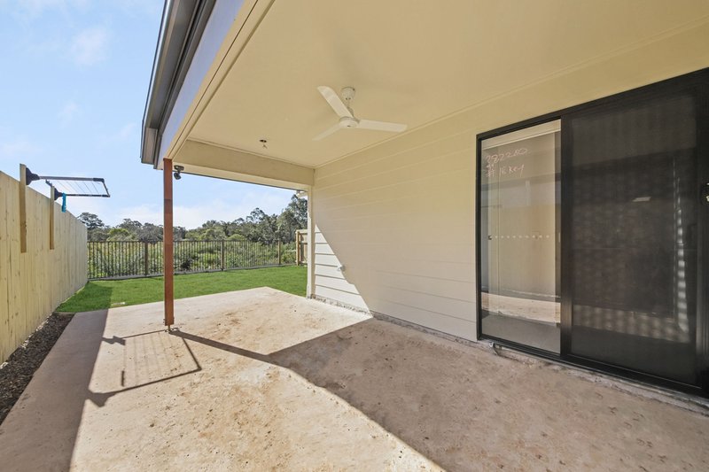 Photo - 2/8 Morris Place, Burpengary QLD 4505 - Image 7