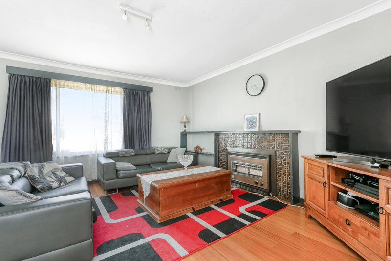 Photo - 28 Morris Street, Reservoir VIC 3073 - Image 2