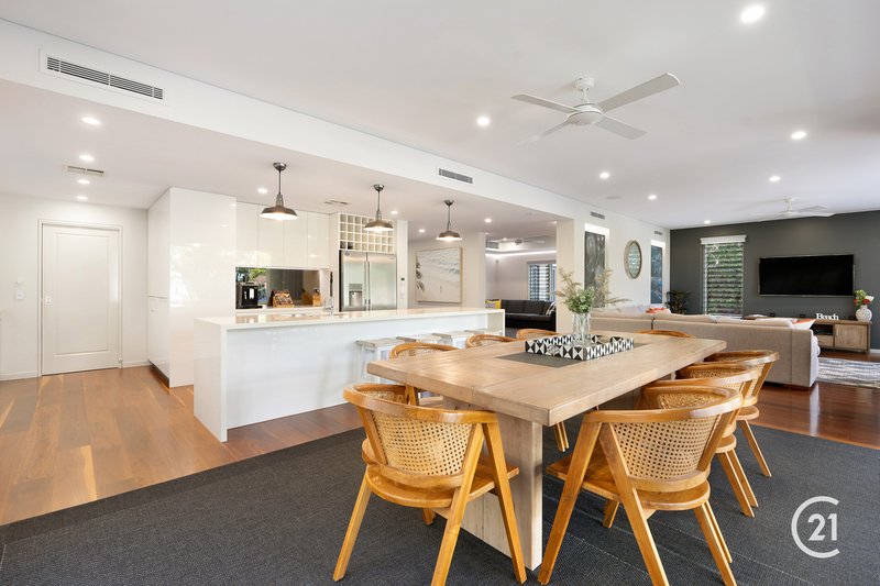 Photo - 28 Mossman Court, Noosa Heads QLD 4567 - Image 3