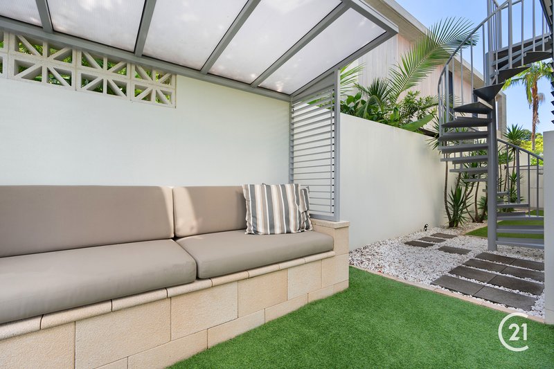 Photo - 28 Mossman Court, Noosa Heads QLD 4567 - Image 32