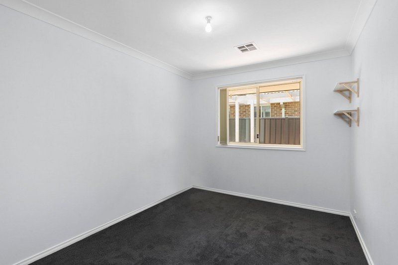 Photo - 28 Mount Warning Crescent, Palmerston ACT 2913 - Image 7