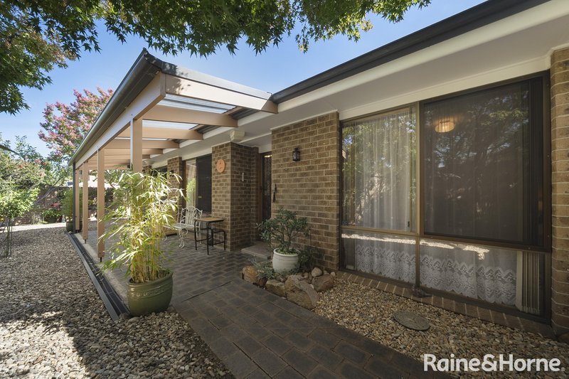 Photo - 2/8 Mowatt Street, Queanbeyan East NSW 2620 - Image 1