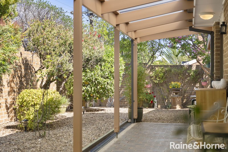 Photo - 2/8 Mowatt Street, Queanbeyan East NSW 2620 - Image 3