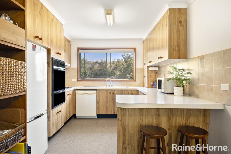 Photo - 2/8 Mowatt Street, Queanbeyan East NSW 2620 - Image 6
