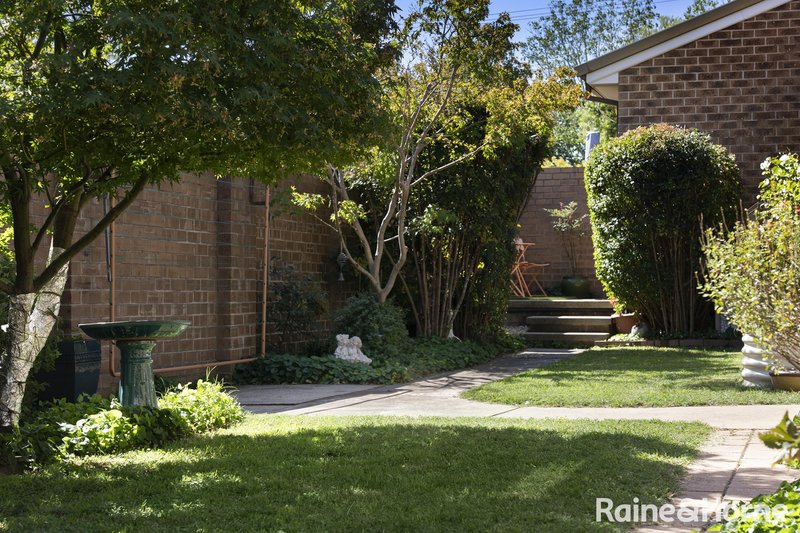 Photo - 2/8 Mowatt Street, Queanbeyan East NSW 2620 - Image 9