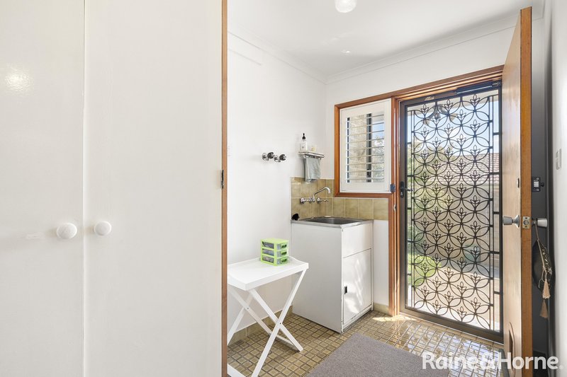 Photo - 2/8 Mowatt Street, Queanbeyan East NSW 2620 - Image 10