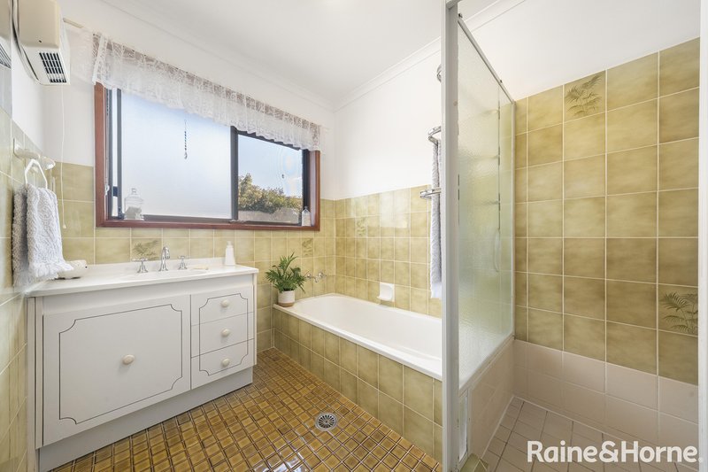 Photo - 2/8 Mowatt Street, Queanbeyan East NSW 2620 - Image 11