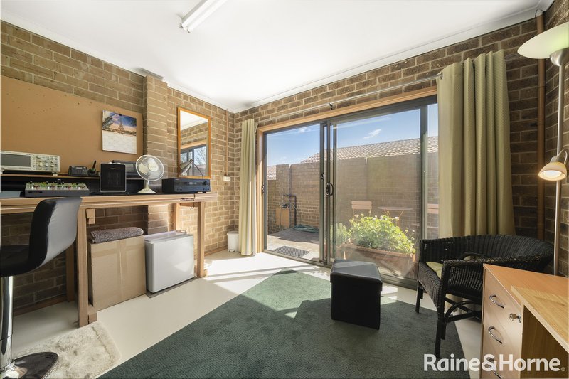 Photo - 2/8 Mowatt Street, Queanbeyan East NSW 2620 - Image 12
