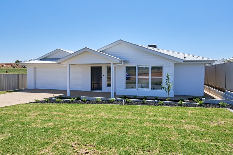 28 Mugga Street, Gobbagombalin NSW 2650