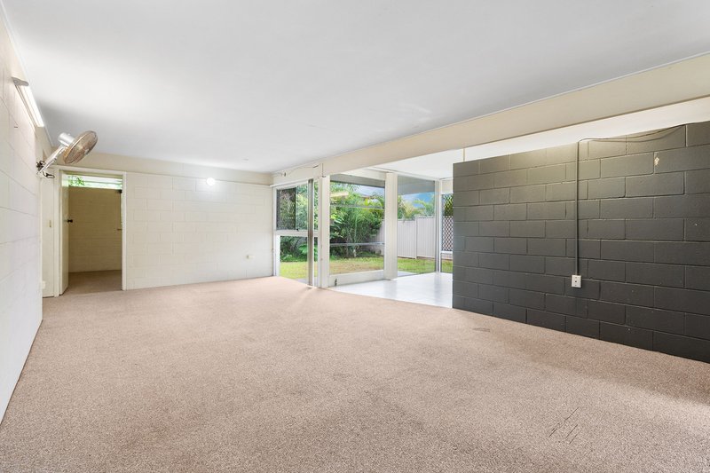 Photo - 28 Mulgowie Street, Sunnybank QLD 4109 - Image 7