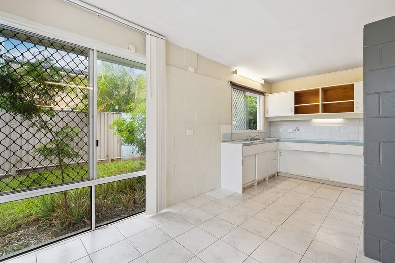 Photo - 28 Mulgowie Street, Sunnybank QLD 4109 - Image 11