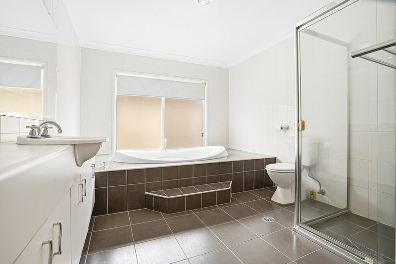 Photo - 28 Mullumbimby Avenue, Hoxton Park NSW 2171 - Image 13