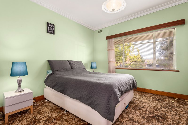 Photo - 28 Munro Street, Macleod VIC 3085 - Image 5