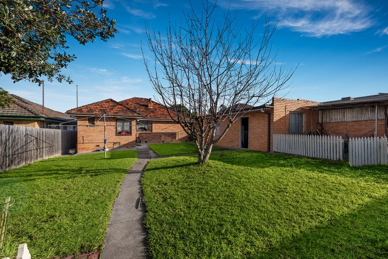 Photo - 28 Munro Street, Macleod VIC 3085 - Image 7