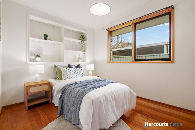 Photo - 28 Murchison Crescent, Clayton South VIC 3169 - Image 7