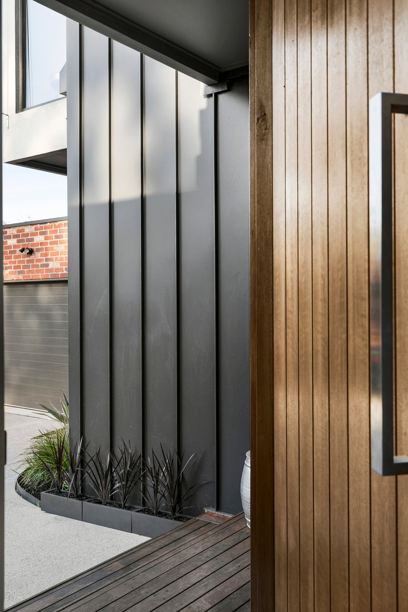 Photo - 2/8 Mutton Road, Fawkner VIC 3060 - Image 2