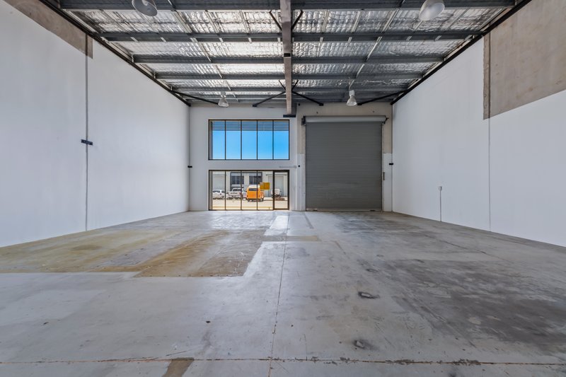 Photo - 2/8 Myer Lasky Drive, Cannonvale QLD 4802 - Image 5