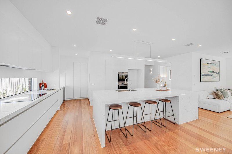 Photo - 28 Myrtle Grove, Altona VIC 3018 - Image 2