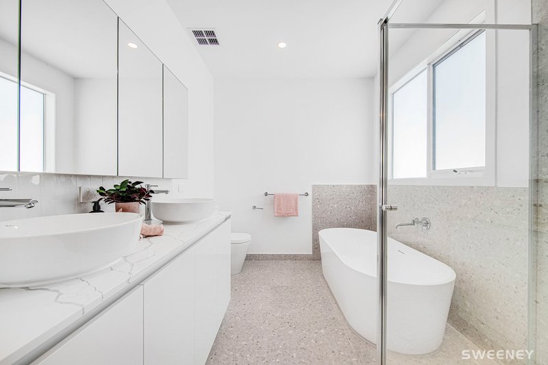 Photo - 28 Myrtle Grove, Altona VIC 3018 - Image 9