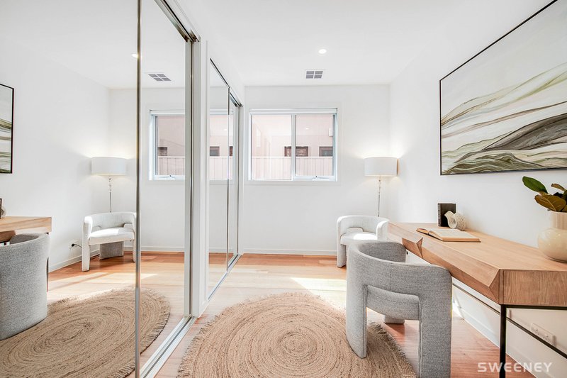 Photo - 28 Myrtle Grove, Altona VIC 3018 - Image 10