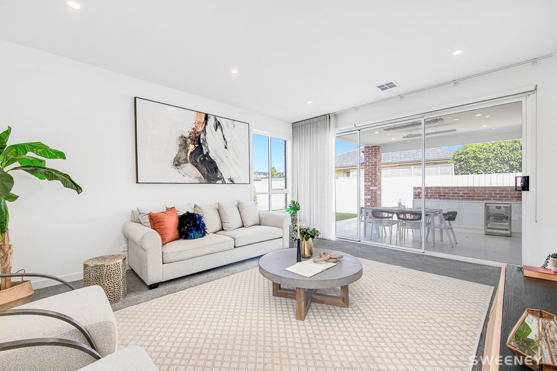 Photo - 28 Myrtle Grove, Altona VIC 3018 - Image 11