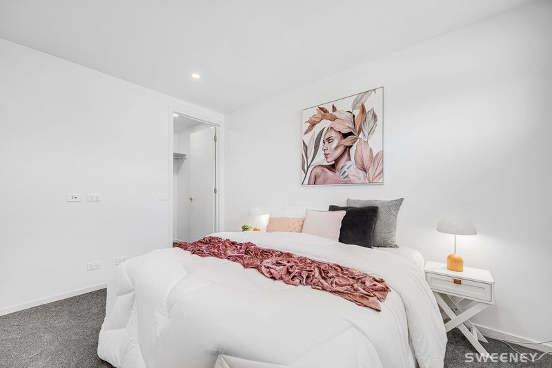 Photo - 28 Myrtle Grove, Altona VIC 3018 - Image 12