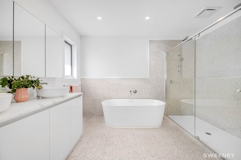 Photo - 28 Myrtle Grove, Altona VIC 3018 - Image 15