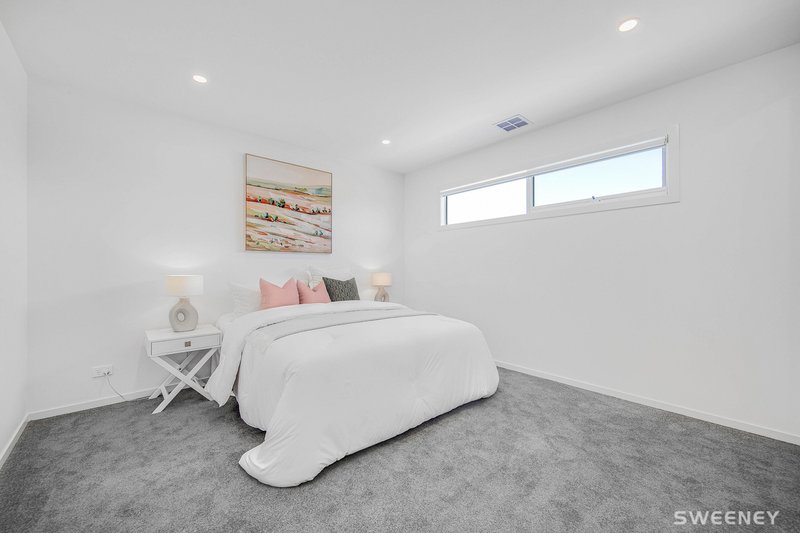 Photo - 28 Myrtle Grove, Altona VIC 3018 - Image 16