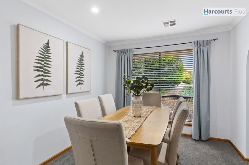 Photo - 28 Nalimba Street, Hallett Cove SA 5158 - Image 5