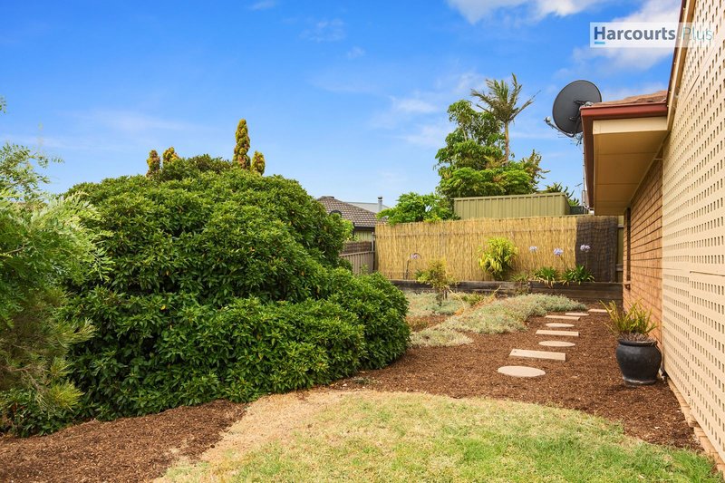 Photo - 28 Nalimba Street, Hallett Cove SA 5158 - Image 17