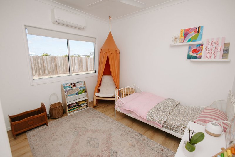 Photo - 28 Nautilus Drive, Innes Park QLD 4670 - Image 9