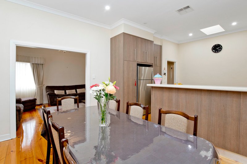 Photo - 28 Nelson Avenue, Flinders Park SA 5025 - Image 3