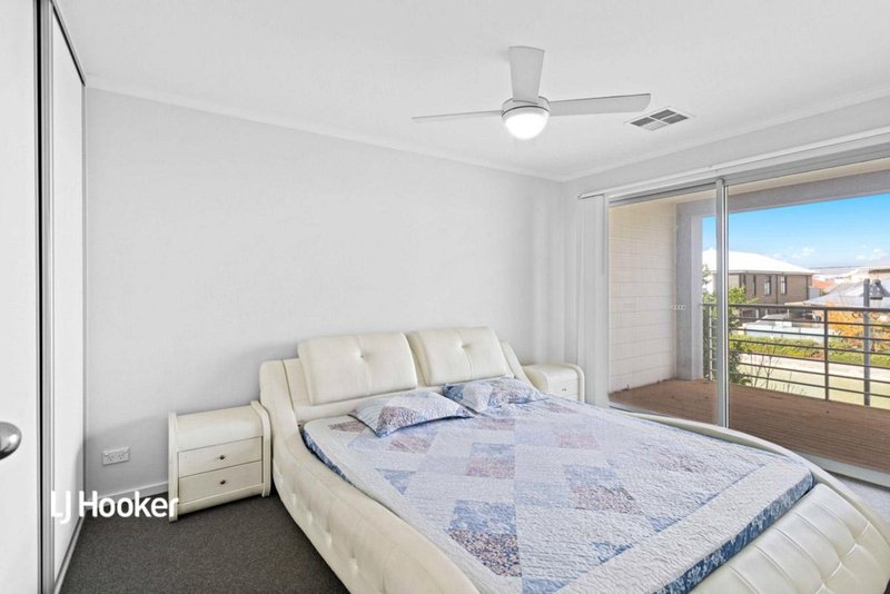 Photo - 28 Nelson Crescent, Mawson Lakes SA 5095 - Image 5