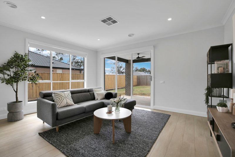 Photo - 28 Nelson Drive, Moe VIC 3825 - Image 5