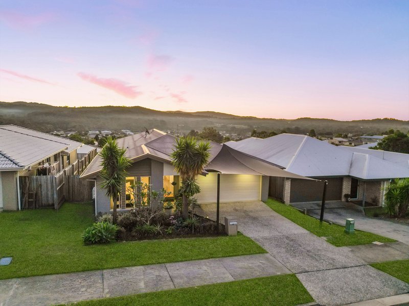 Photo - 28 Nightshade Crescent, Pimpama QLD 4209 - Image 1