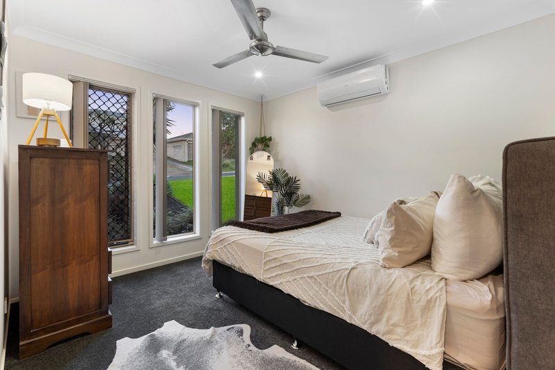 Photo - 28 Nightshade Crescent, Pimpama QLD 4209 - Image 3
