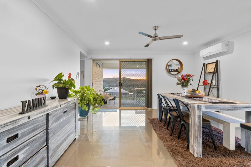 Photo - 28 Nightshade Crescent, Pimpama QLD 4209 - Image 12