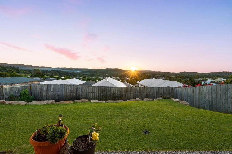 Photo - 28 Nightshade Crescent, Pimpama QLD 4209 - Image 16