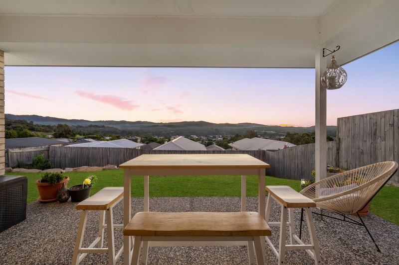 Photo - 28 Nightshade Crescent, Pimpama QLD 4209 - Image 18