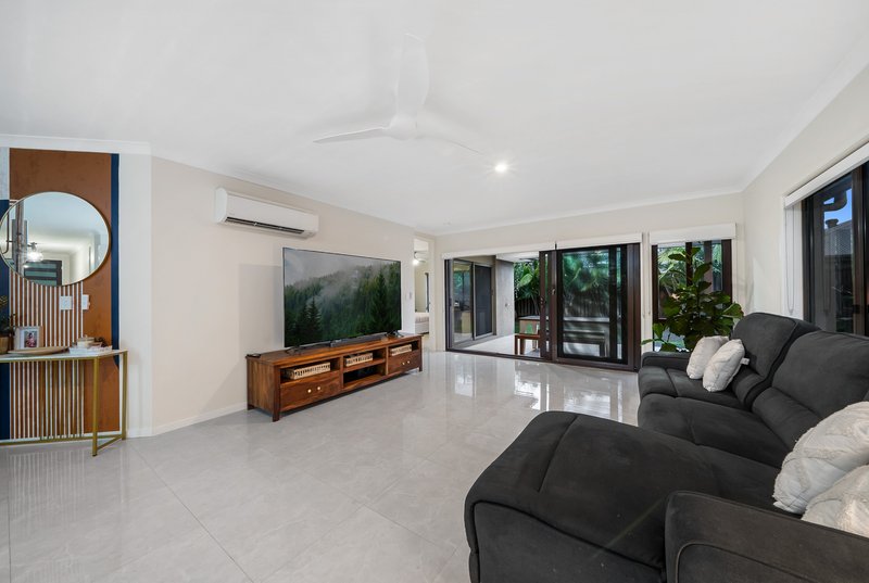 Photo - 28 Ningaloo Drive, Pimpama QLD 4209 - Image 6