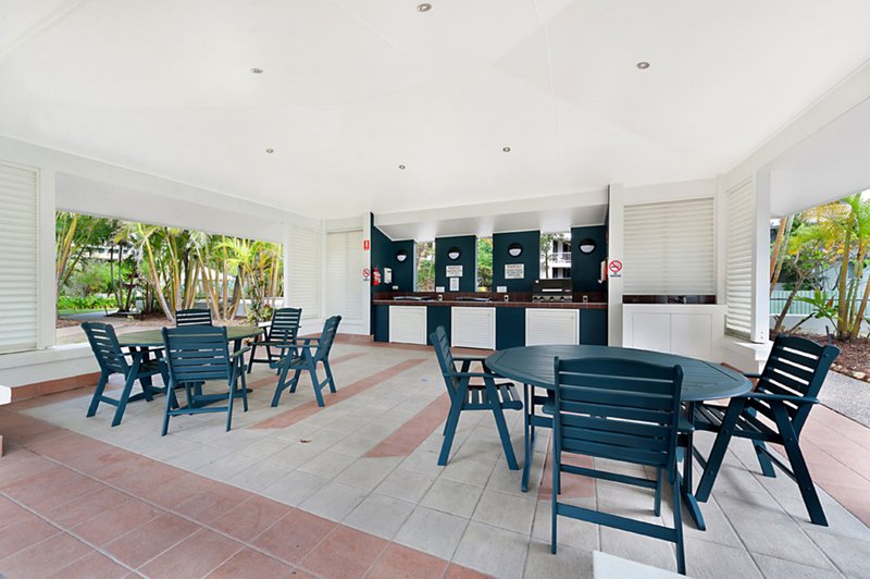 Photo - 28 Northcliffe Terrace, Surfers Paradise QLD 4217 - Image 12