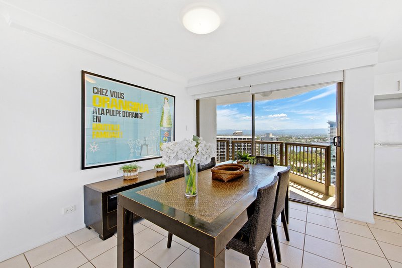 Photo - 28 Northcliffe Terrace, Surfers Paradise QLD 4217 - Image 11