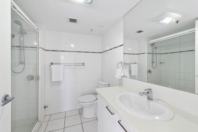 Photo - 28 Northcliffe Terrace, Surfers Paradise QLD 4217 - Image 19