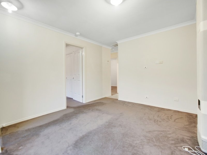 Photo - 2/8 Norwarran Way, Langwarrin VIC 3910 - Image 6