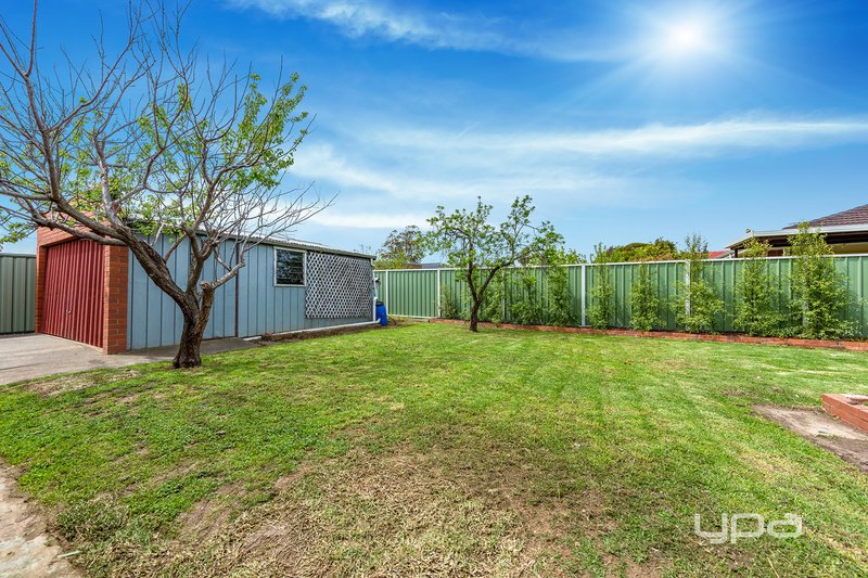 Photo - 28 Oakwood Road, Albanvale VIC 3021 - Image 15